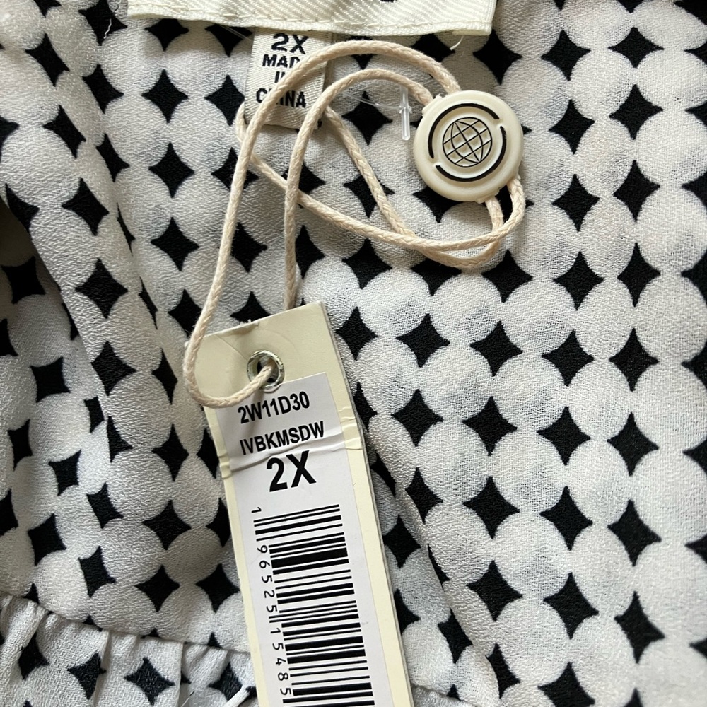 NWT Women’s Max Studio Black and White Check Blouse - Size 2X MSRP $98 - Picture 7 of 7